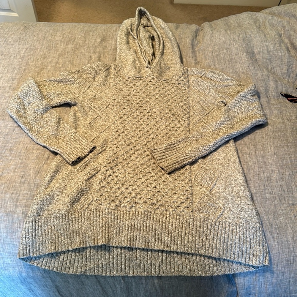 Women’s American Eagle sweater hoodie size small